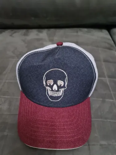 Boné de caveira Black bulls- estiloso e moderno