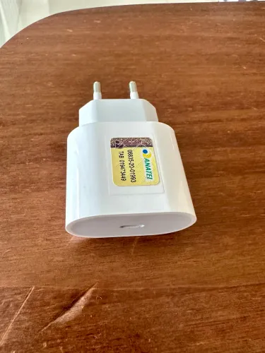Fonte Turbo de 20W Original Apple usb-c (Semi-Nova)