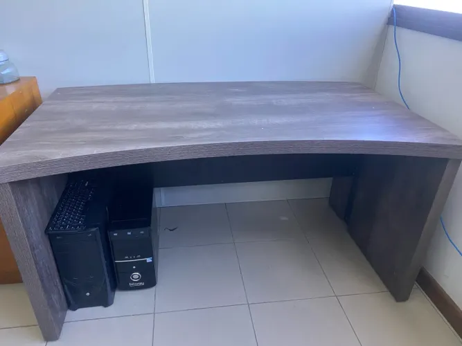 Escrivaninha Moderna em MDF