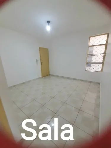 ALUGA-SE APARTAMENTO