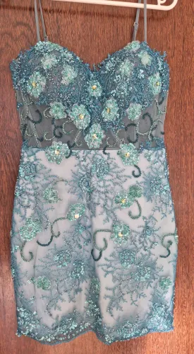 Vestido curto azul de festa bordado - tamanho 34/36