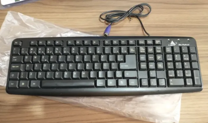 Teclado Clone Ps2 Padrão Abnt2 Preto