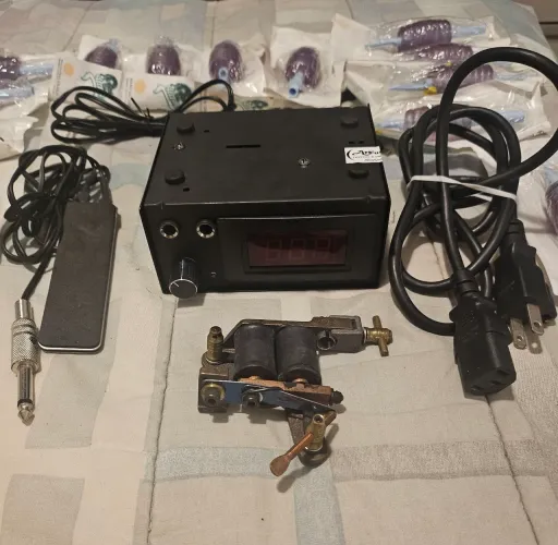 Kit de Tattoo - Fonte, Máquina e Acessórios