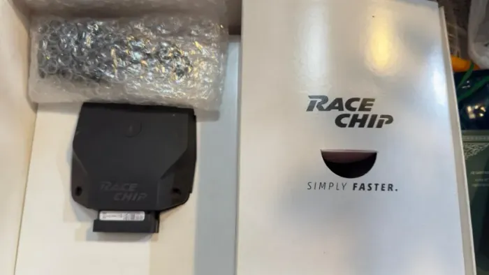 Chip De Potencia Racechip Rs App Vw Jetta 1.4 Tsi 150cv +25cv