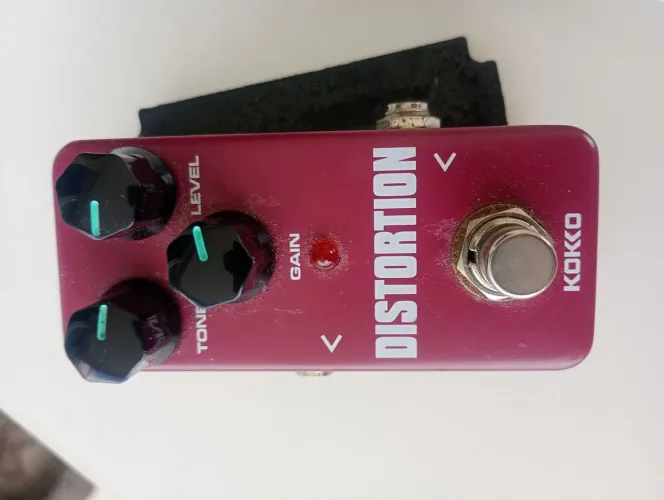 Mini-pedal de distorção Kokko Distortion