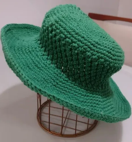 Chapéu em crochê.
