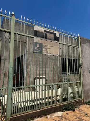 Grade 3m x 3m com porta e fechadura