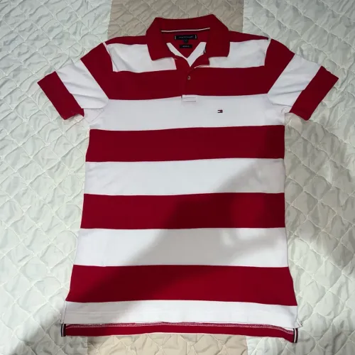 Camisa Polo Tommy Hilfiger Listrada Vermelha e Branca