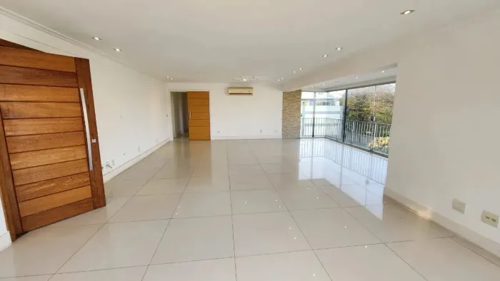 Cobertura Duplex com 4 Quartos (sendo 3 suítes) - Barra da Tijuca - RJ