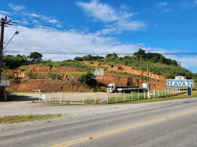 Terreno à venda no bairro Barracão