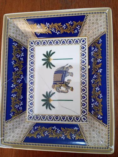 Vendo peça de porcelana Italiana Antiga.