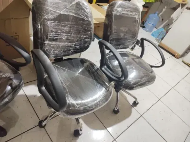 Produto novo - cadeira diretor com pés cromados - frete grátis