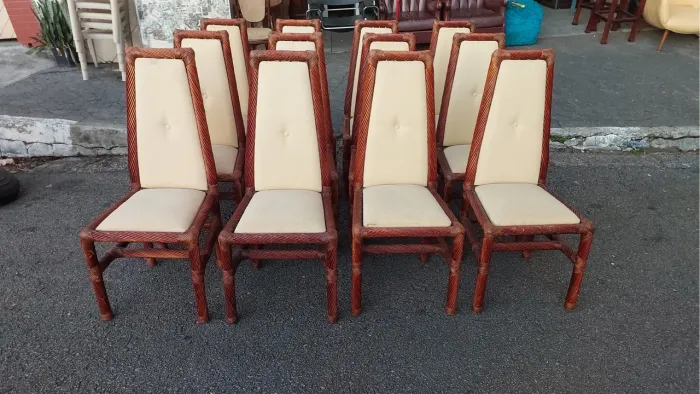 Conjunto de 12 Cadeiras vintage  em Madeira 