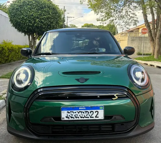 MINI COOPER SE ELETRICO 2024, com 4.000 KM estado de zero KM - vendo ou troco