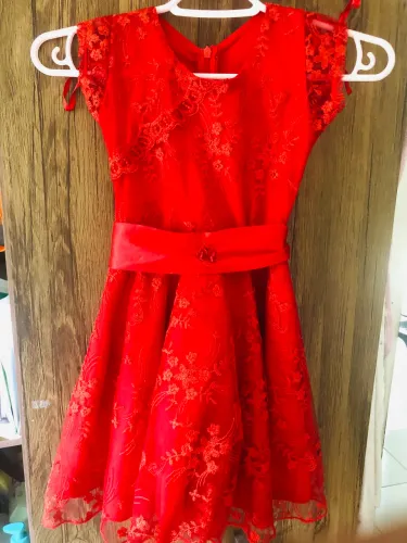 Vestido de festa para bebê (Vermelho)