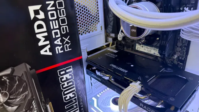PLACA DE VÍDEO ASROCK RX 9060XT 16GB CHALLENGER - ZERO - NF - NA CAIXA
