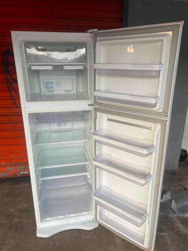 Geladeira electrolux duplex, 362 litros frost free, super conservada e original ENTREGO