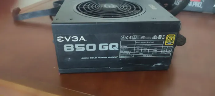 Fonte EVGA GQ 850 Watts - Gold Edition