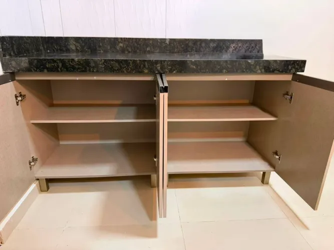 Armário de cozinha em MDF, Vai tampo em MDF, ( Sem o tampo de Granito) 