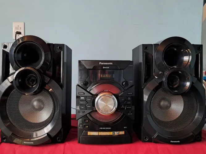 Som Panasonic TOP! Bluetooth 300 Watts RMS