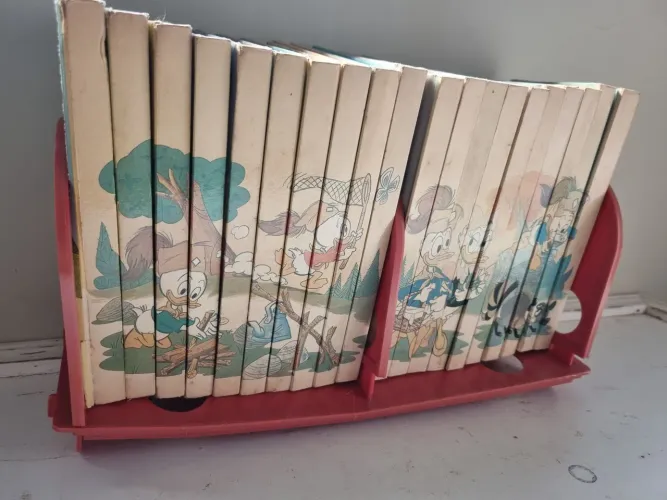 Disney Biblioteca do Escoteiro Mirim c/ Suporte Original