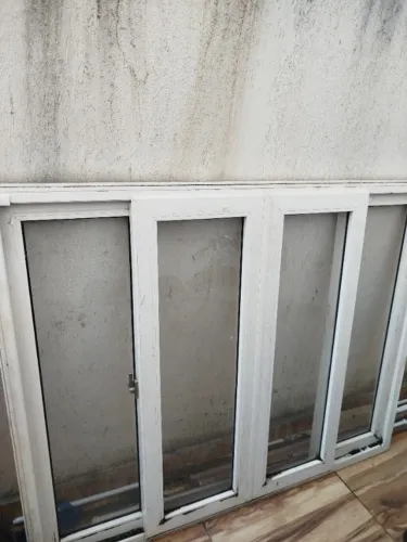 Janela de PVC com vidro