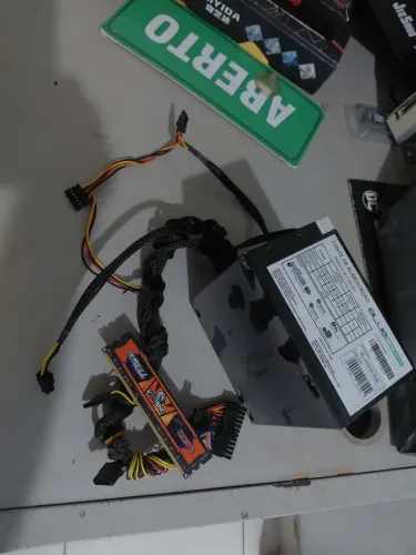 Memoria ddr 3 de 8 gigas e fonte de cpu e pc leia anuncio e descrição