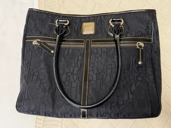 Bolsa Victor Hugo original. Usada, em excelente estado.