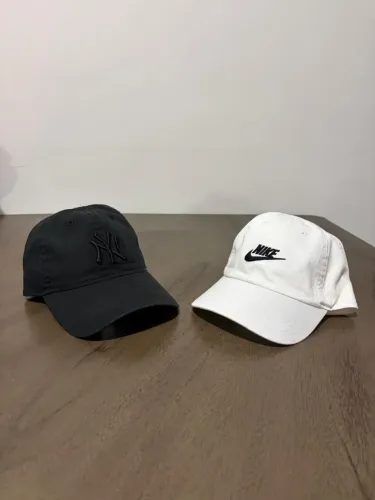 Boné New Era 9 Twenty + Nike Club Futura originais