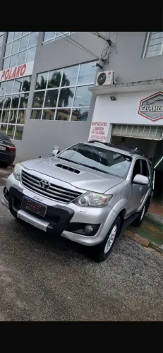 Toyota Hilux SW4 SRV D4-d 4X4 3.0 TDI Dies. AUT 2013