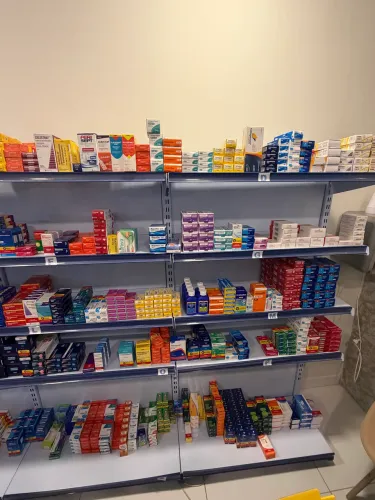 Vende-se farmácia completa 
