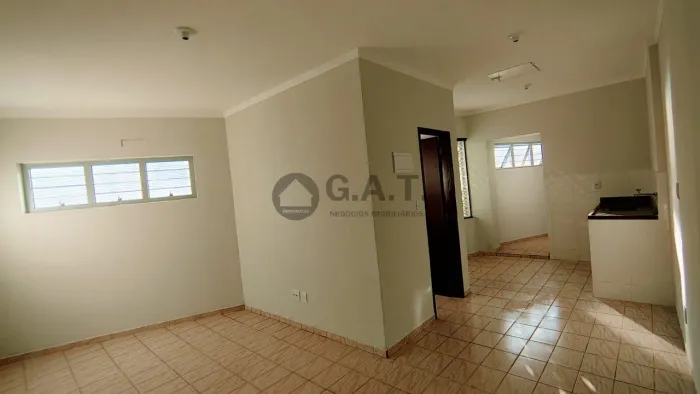 Casa para locação em Sorocaba-SP no Jardim Santa Rosalia: 2 quartos, 1 suíte, 1 sala, 2 ba