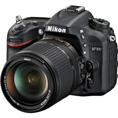 Câmera Nikon D7100 com Lente 18-140mm