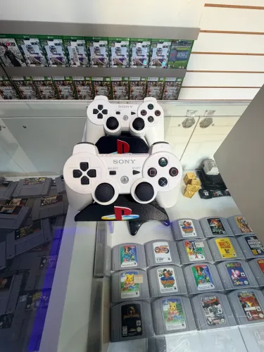 PS3 SLIM BRANCO COM DOIS CONTROLES