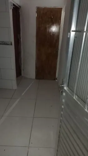 Alugo casa pequena