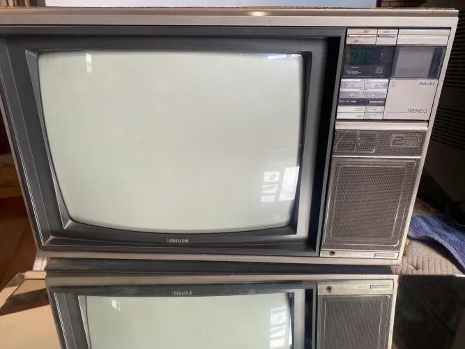 TV Philips Antiga CRT Vintage - Final dos Anos 80 - Colecionador