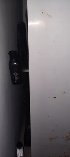 Vendo geladeira só plotar valor 350 rs tem conversa ela 220vlt mais tenho o tranforma