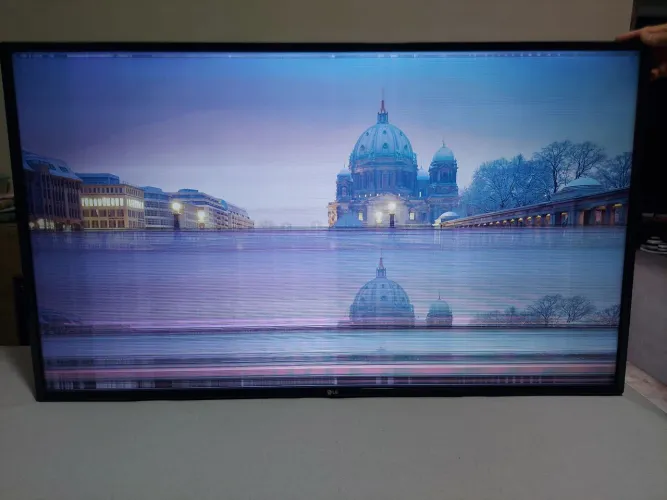 TV LG 49" COM DEFEITO.