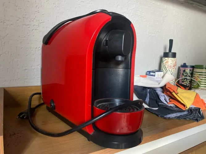 R$200 Cafeteira Três Corações POUQUÍSSIMO USADA