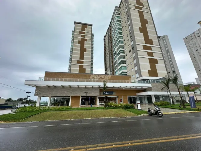 Sala comercial de 30m² disponível para locação anual no bairro Itacolomi em Balneário Piça