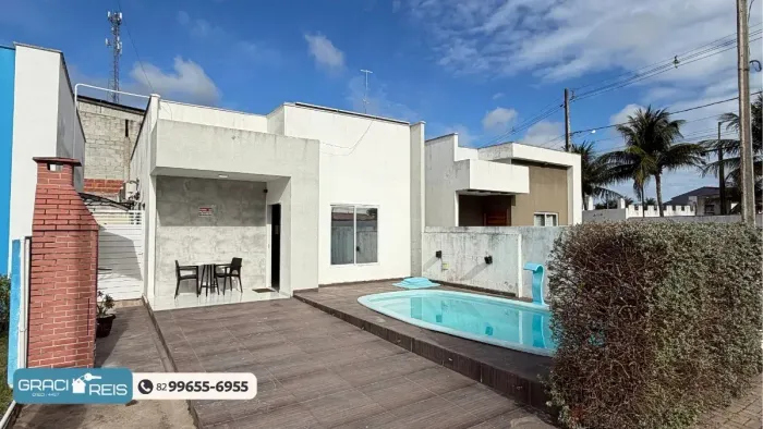 Casa à Venda em Marechal Deodoro | 3 Quartos, Piscina e Energia Solar