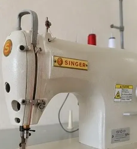 Máquina de Costura Reta Industrial Singer 191D-20 - Seminova com LED