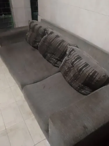 Sofá em boas condições + Puff