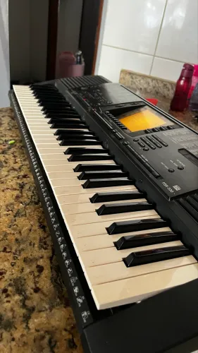 Teclado Yamaha PSR 330