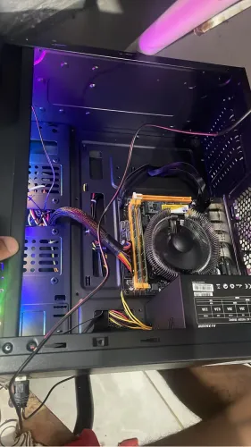 Vendo pc gamer 2eletrom top Intel core i7 16 gb ram ssd ,512gb,monitor 23 full hd