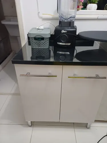Armário com pe de cozinha