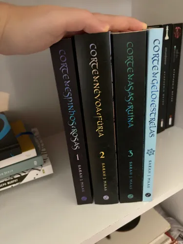 Kit acotar corte de espinhos e rosas 4 livros