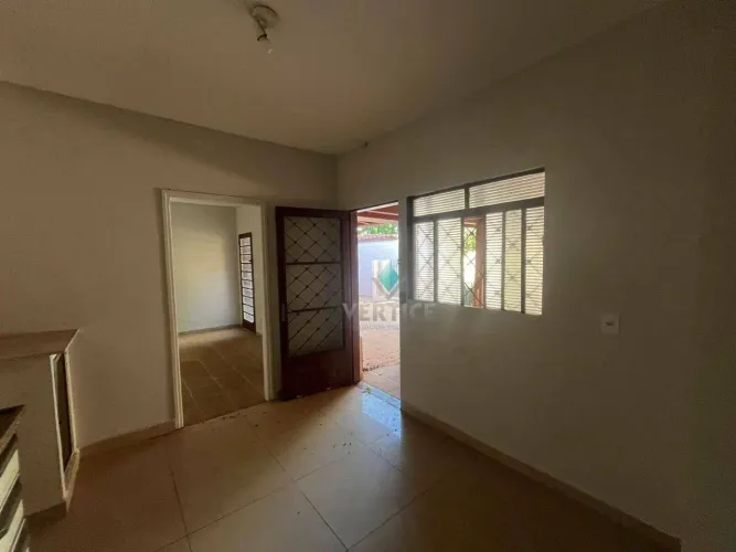 CASA RESIDENCIAL PARA LOCAÇÃO NO PARQUE INDUSTRIAL COM 2 DORMITÓRIOS