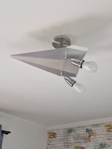 Lustre em alumínio - Formato de Avião