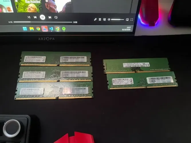 Memoria RAM DDR4 16GB/8GB 2666/2400 Mhz